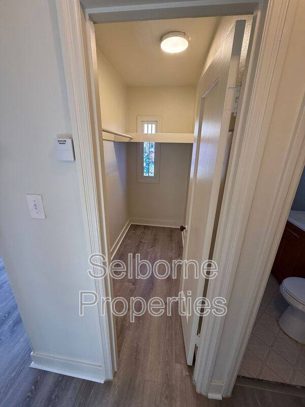 Apartment for rent at 527 Callan Ave #1, San Leandro, CA 94577