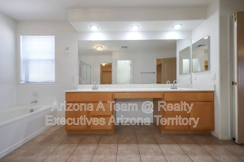 House for rent at 831 S Rincon Rising Rd, Tucson, AZ 85748