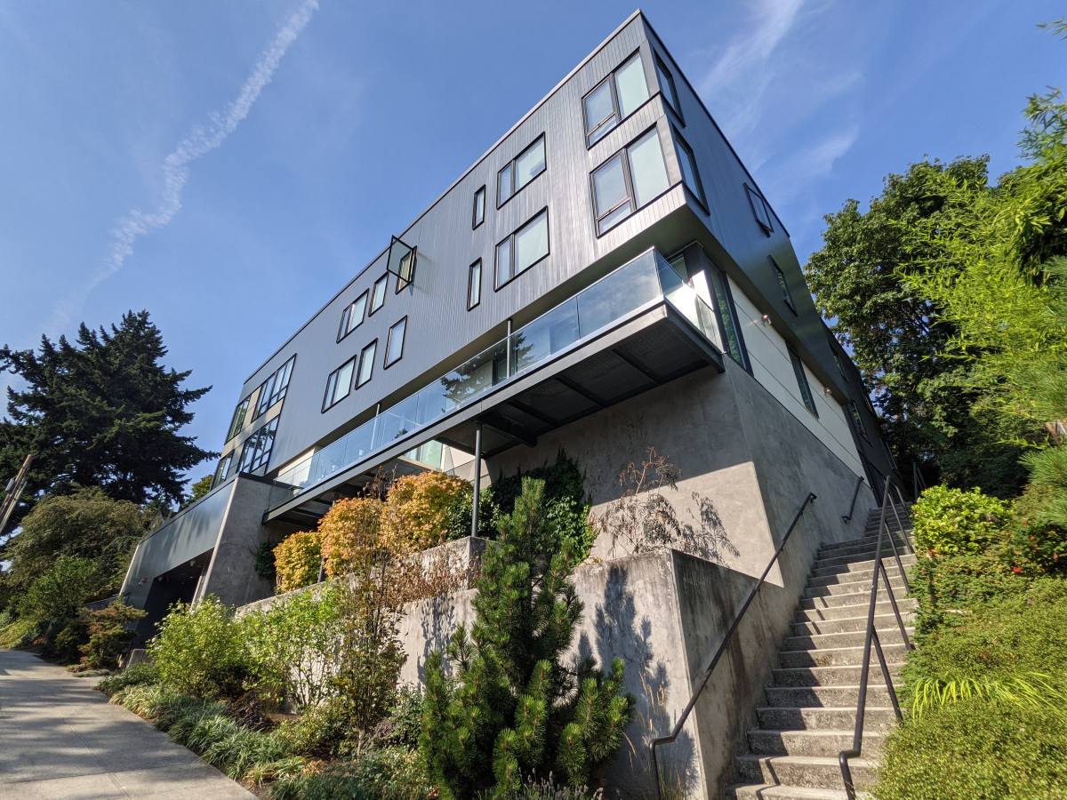 Apartment for rent at 3939 S Viewpoint Terrace, Portland, OR 97239