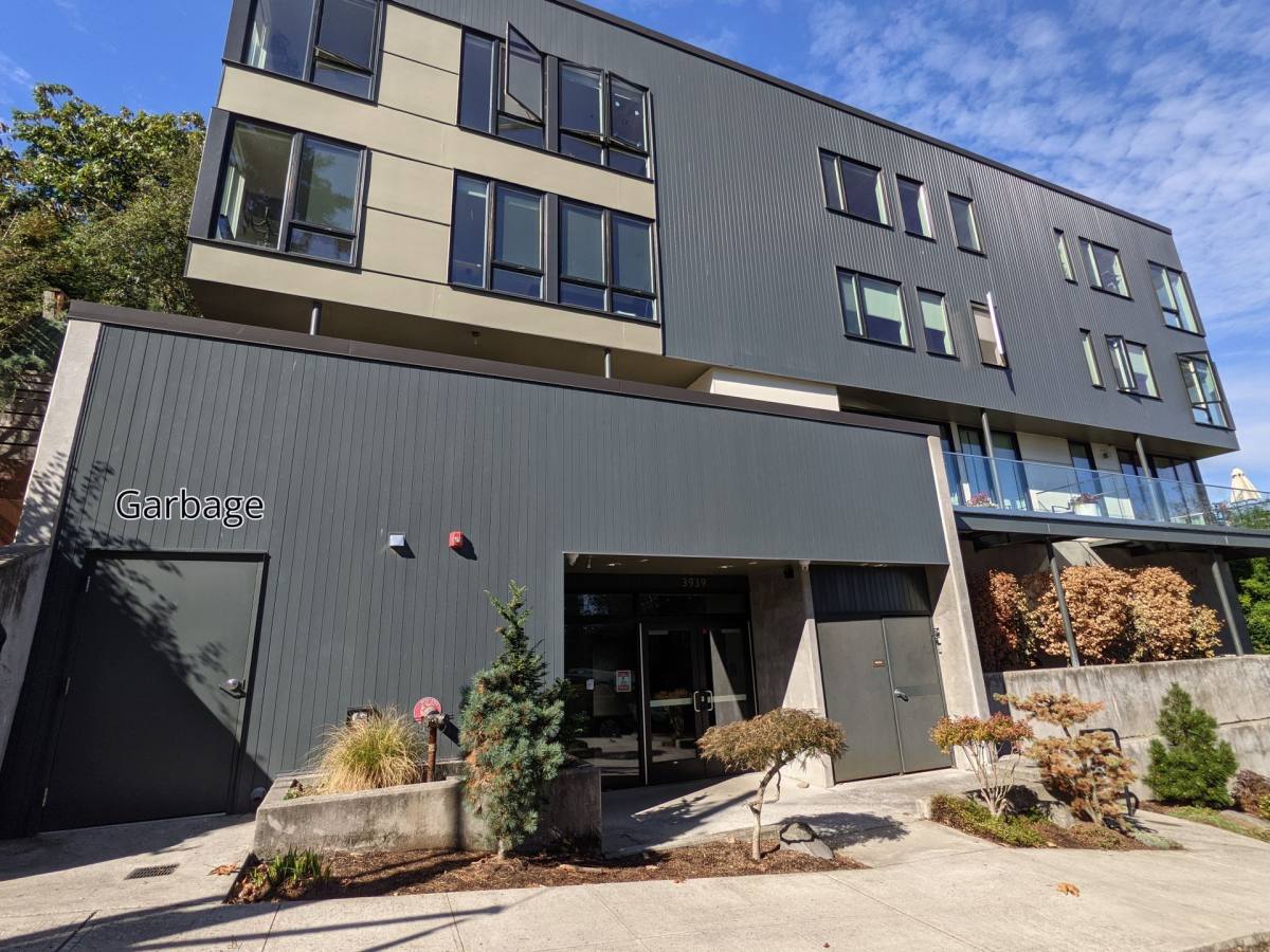 Apartment for rent at 3939 S Viewpoint Terrace, Portland, OR 97239