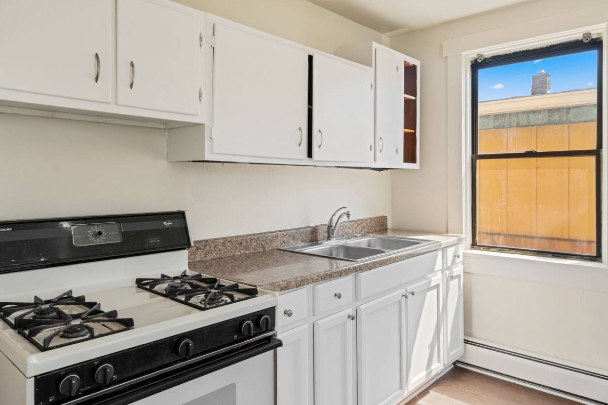Apartment for rent at 270 15th St, Ambridge, PA 15003
