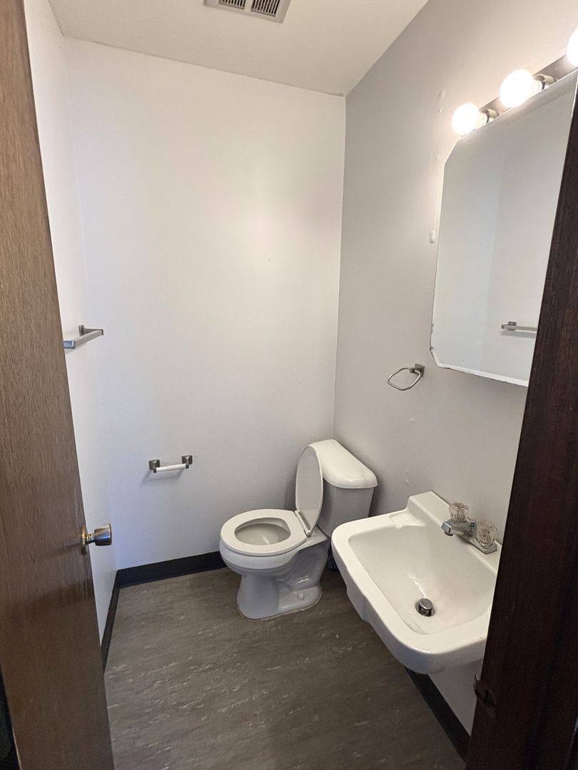 Apartment for rent at 733 - 747 Russell Rd, Waterloo, IA 50701