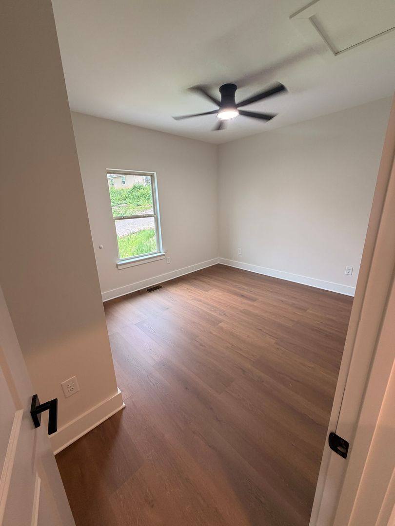 2417 Waverly St, Knoxville, TN 37921 - House for Rent - Image 9
