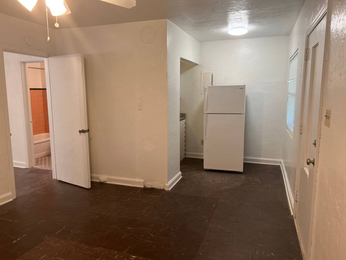 Apartment for rent at 873 Campus Circle, Tallahassee, FL 32304