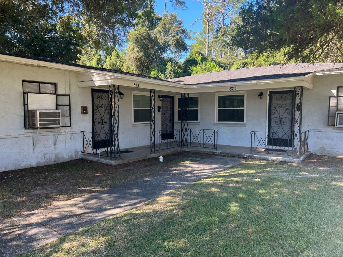 Apartment for rent at 873 Campus Circle, Tallahassee, FL 32304