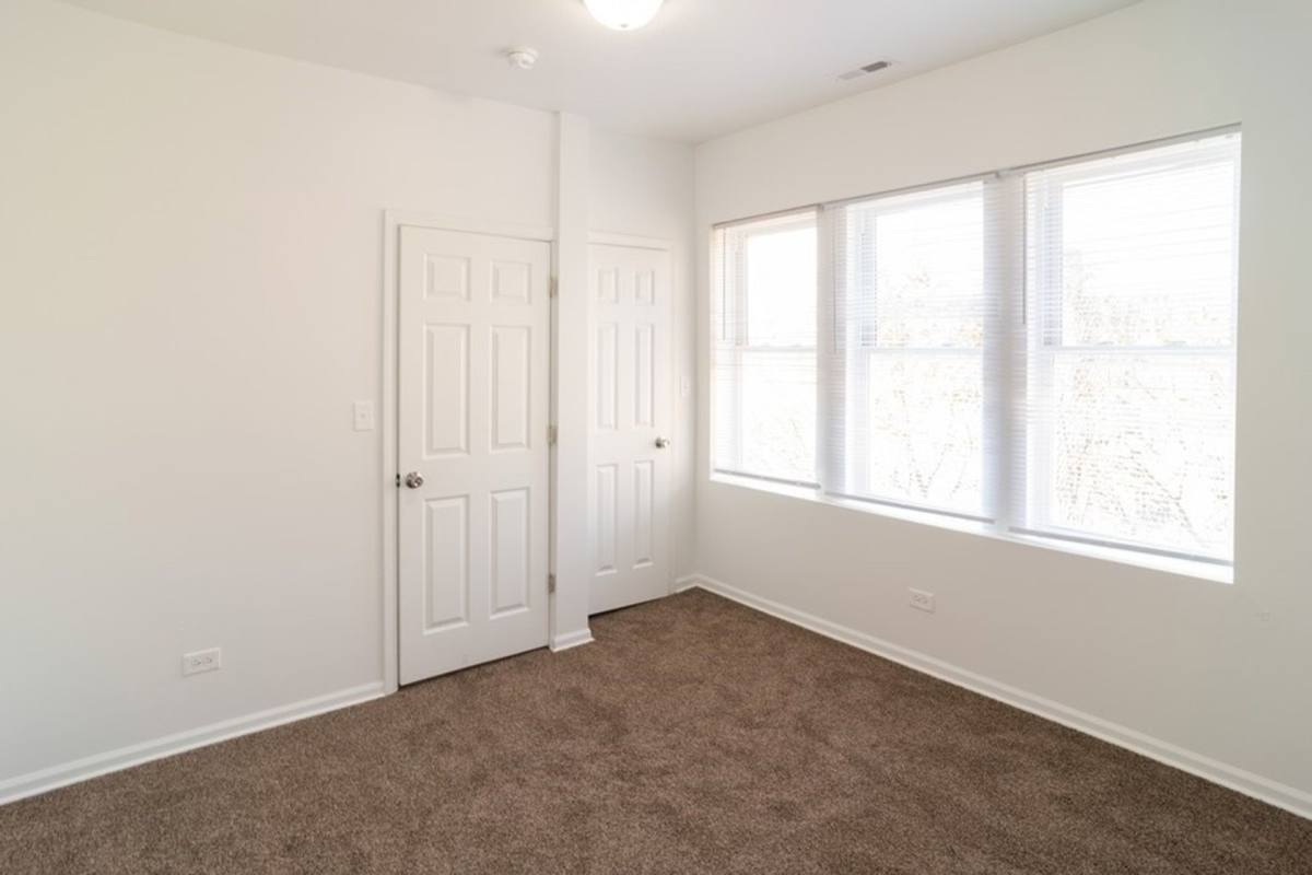 Apartment for rent at 4641-4643 W Jackson Blvd, Chicago, IL 60644