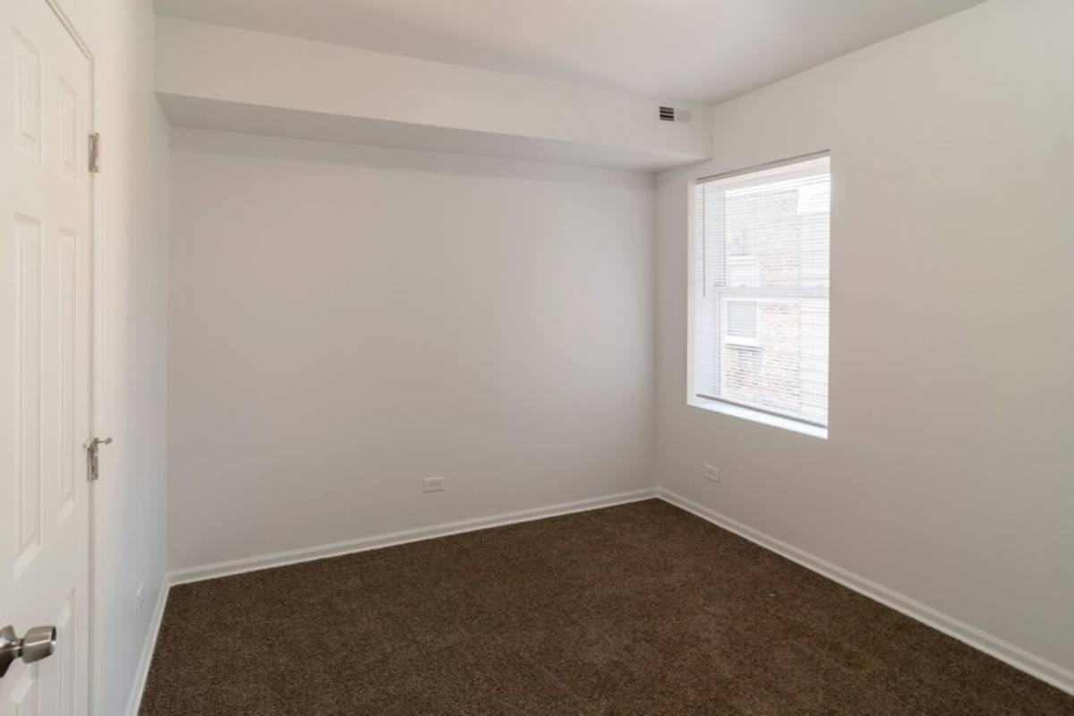 Apartment for rent at 4641-4643 W Jackson Blvd, Chicago, IL 60644