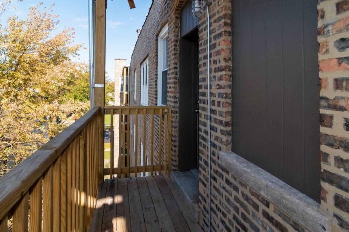Apartment for rent at 4641-4643 W Jackson Blvd, Chicago, IL 60644