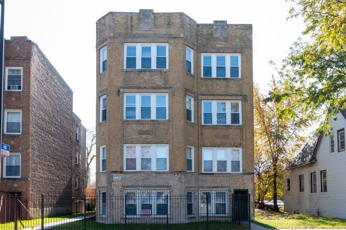 Apartment for rent at 4641-4643 W Jackson Blvd, Chicago, IL 60644