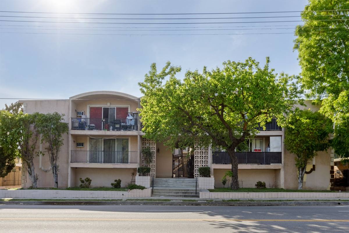 Apartment for rent at 8421 Lindley Ave, Northridge, CA 91325