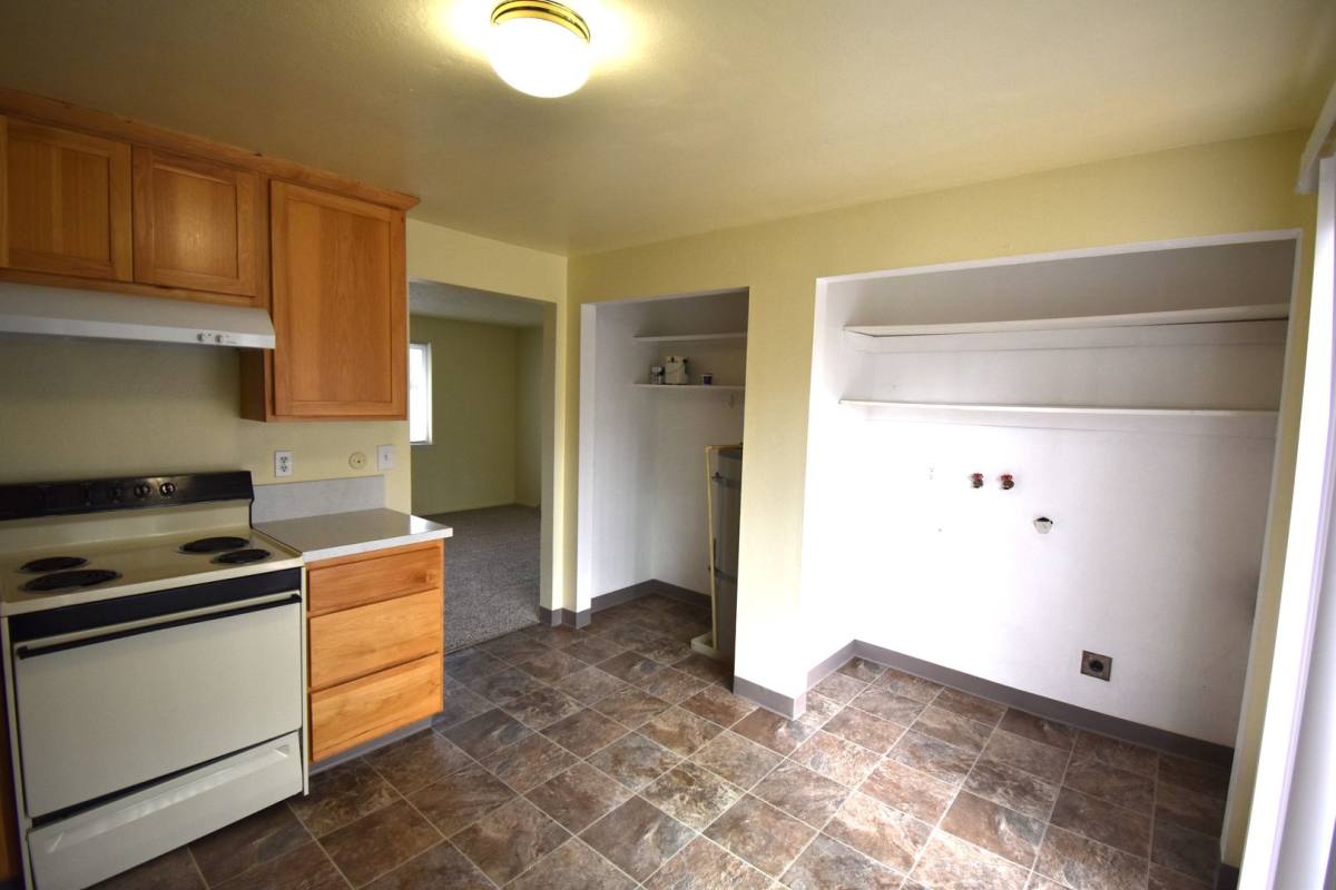 Apartment for rent at 325, 335, 345, 355, 365, 375 S, Lebanon, OR 97355