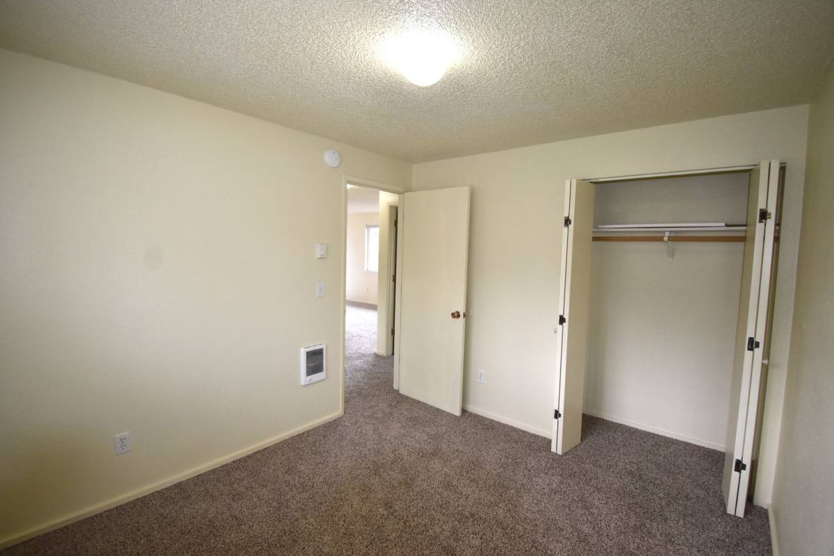 Apartment for rent at 325, 335, 345, 355, 365, 375 S, Lebanon, OR 97355