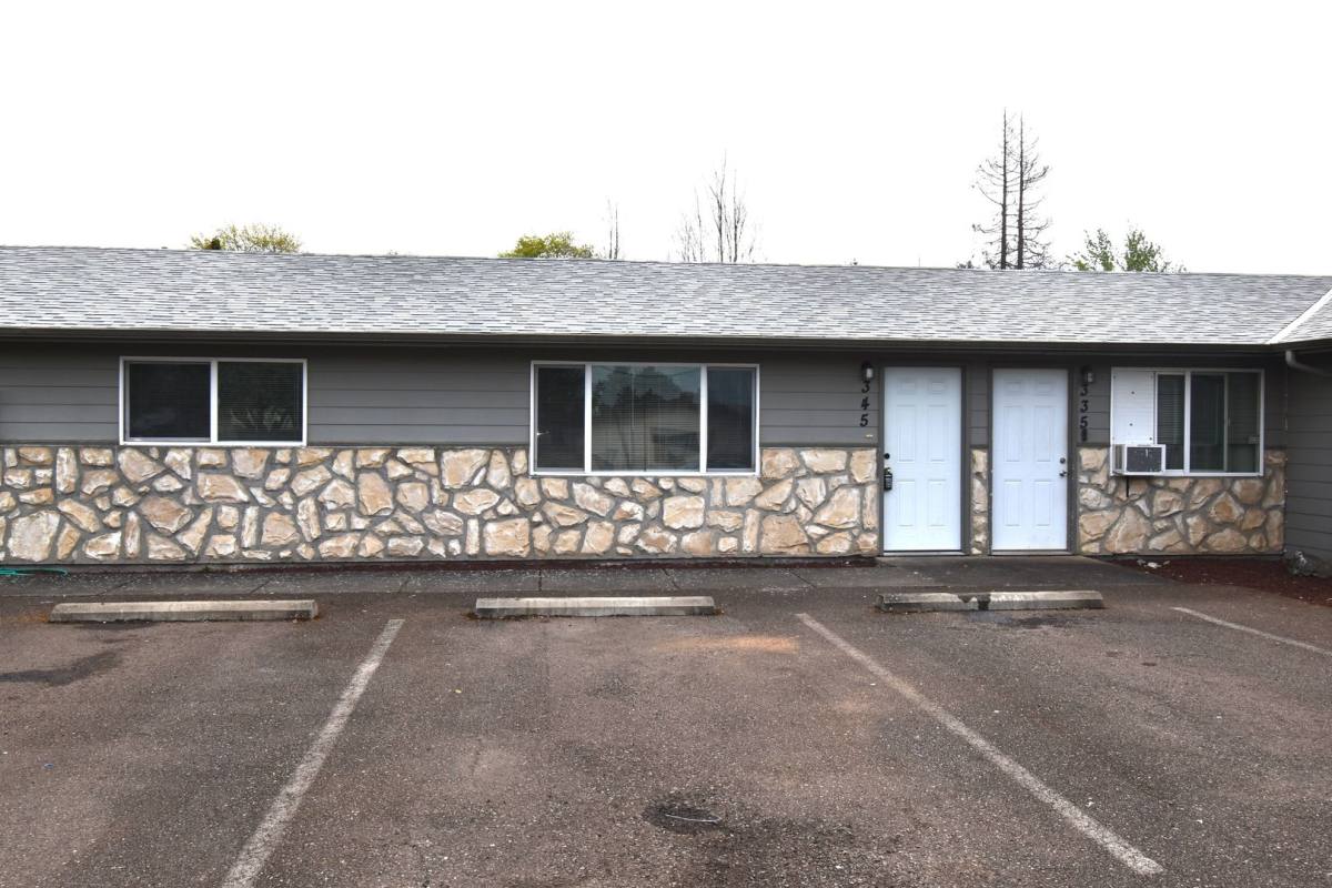 Apartment for rent at 325, 335, 345, 355, 365, 375 S, Lebanon, OR 97355