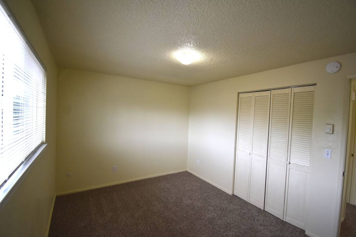 Apartment for rent at 325, 335, 345, 355, 365, 375 S, Lebanon, OR 97355