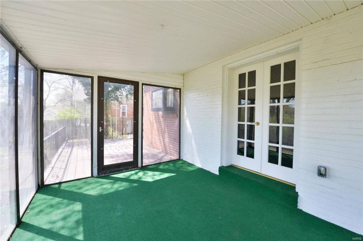 House for rent at 4 Girard Dr, Saint Louis, MO 63119