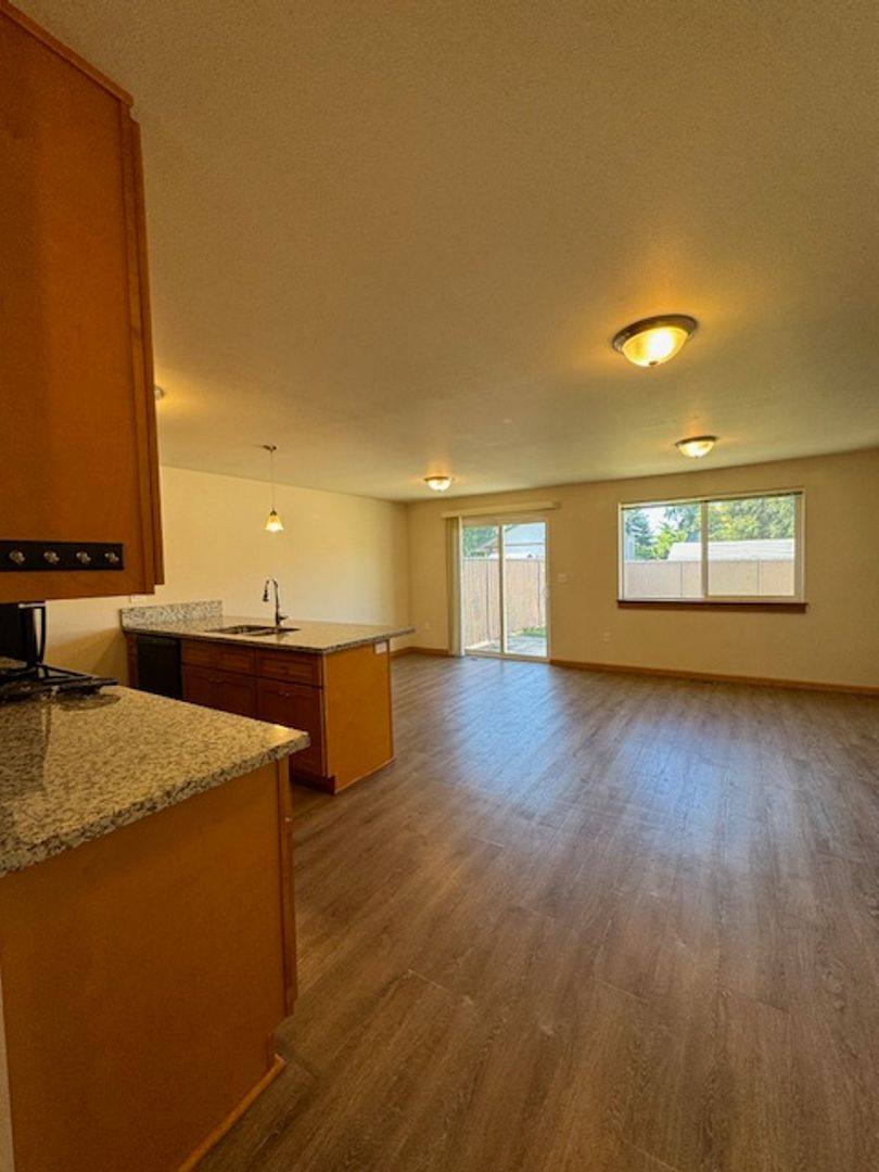Apartment for rent at 530 Harrison St, Lebanon, OR 97355