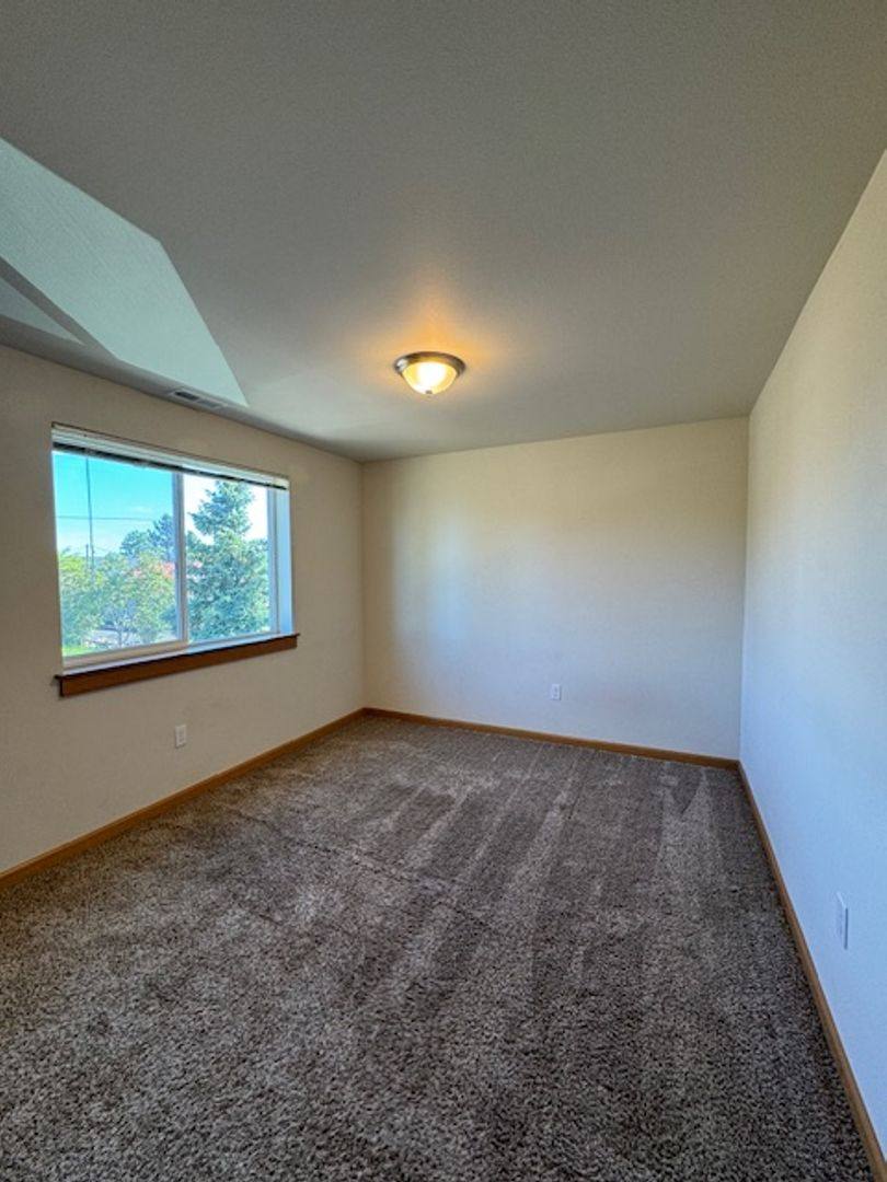 Apartment for rent at 530 Harrison St, Lebanon, OR 97355