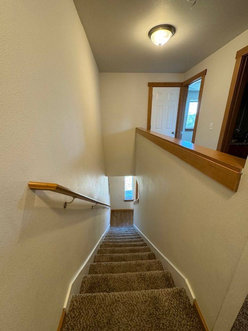 Apartment for rent at 530 Harrison St, Lebanon, OR 97355