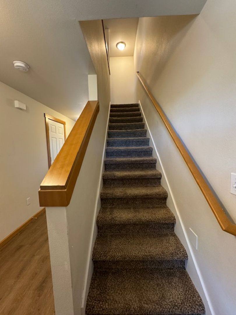 Apartment for rent at 530 Harrison St, Lebanon, OR 97355