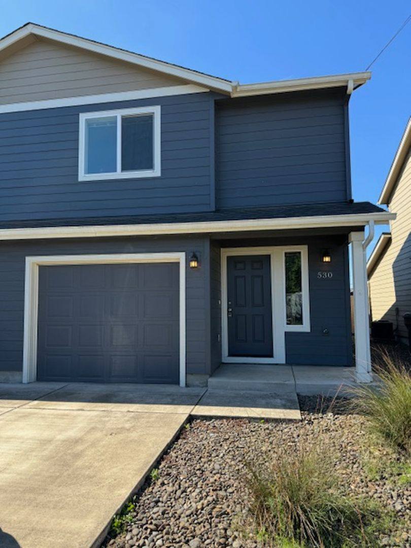 Apartment for rent at 530 Harrison St, Lebanon, OR 97355