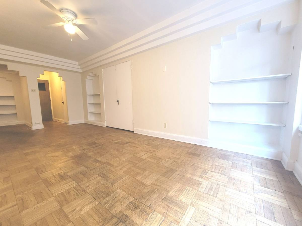 Apartment for rent at 2121 E Capitol Dr, Milwaukee, WI 53211