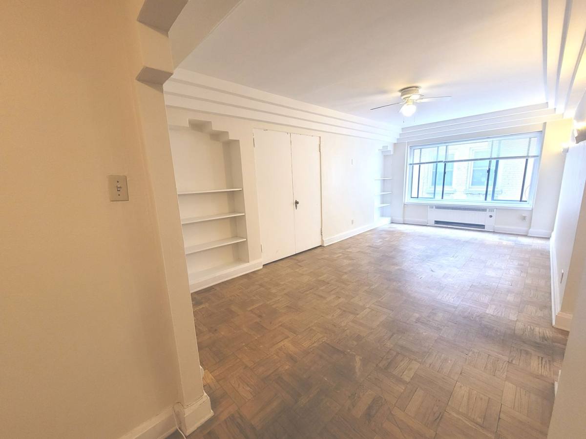 Apartment for rent at 2121 E Capitol Dr, Milwaukee, WI 53211