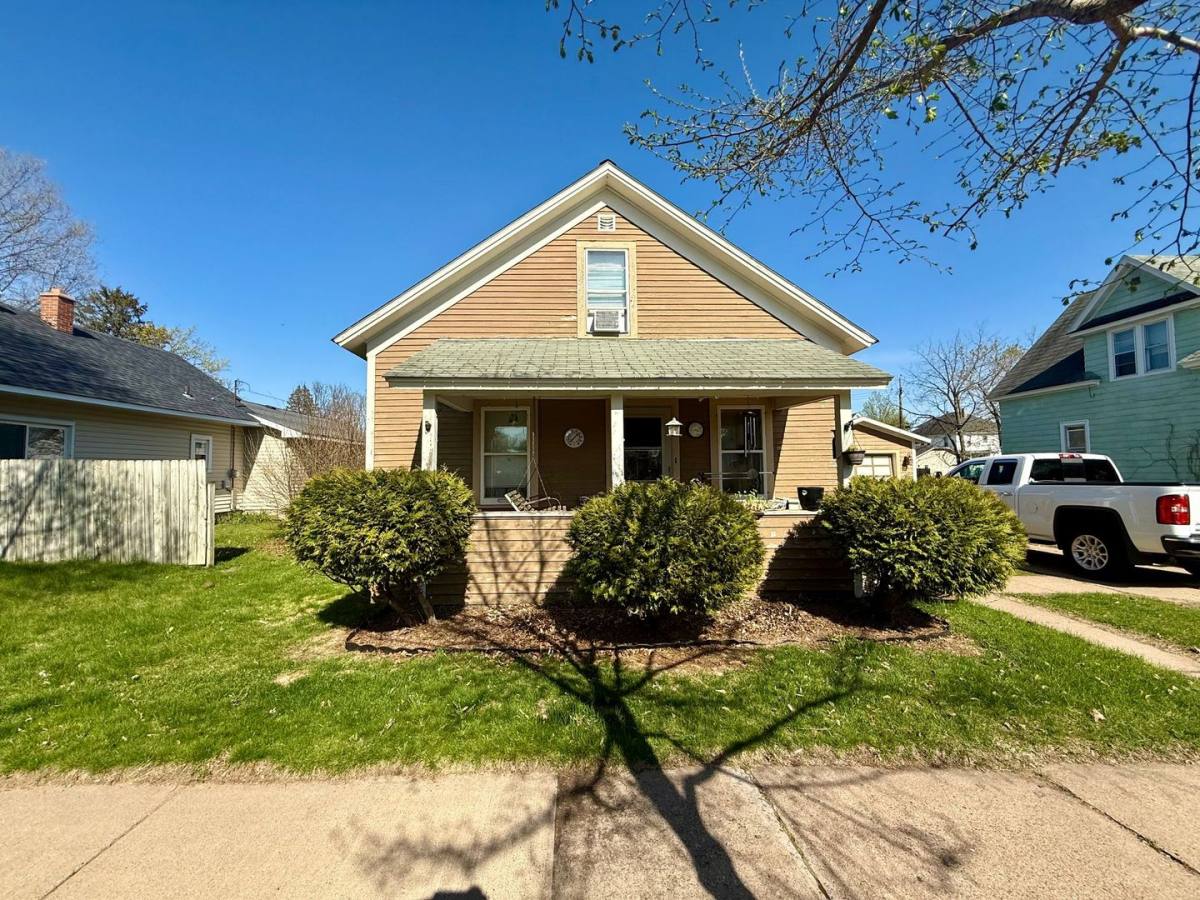 House for rent at 1005 S 5th Ave, Wausau, WI 54401