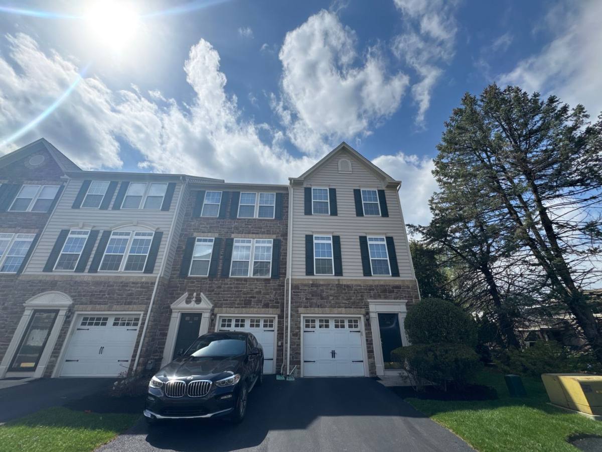 Condo for rent at 1600 Oakridge Lane, Hellertown, PA 18055