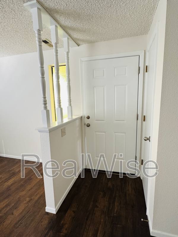 Townhouse for rent at 4278 Meadowbrook Court NE, Salem, OR 97303