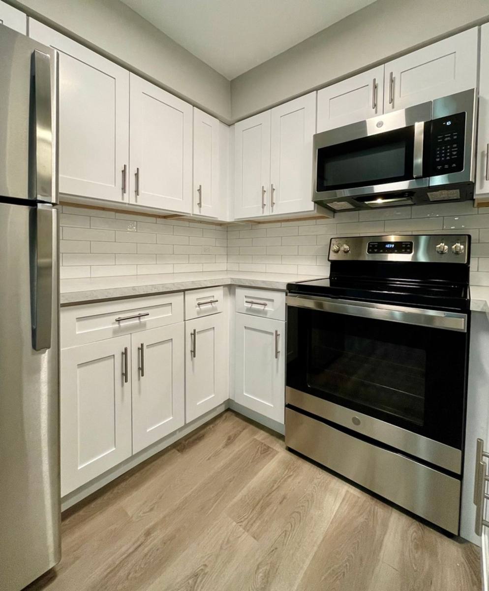 Apartment for rent at 4342 Linscott Ave, Downers Grove, IL 60515
