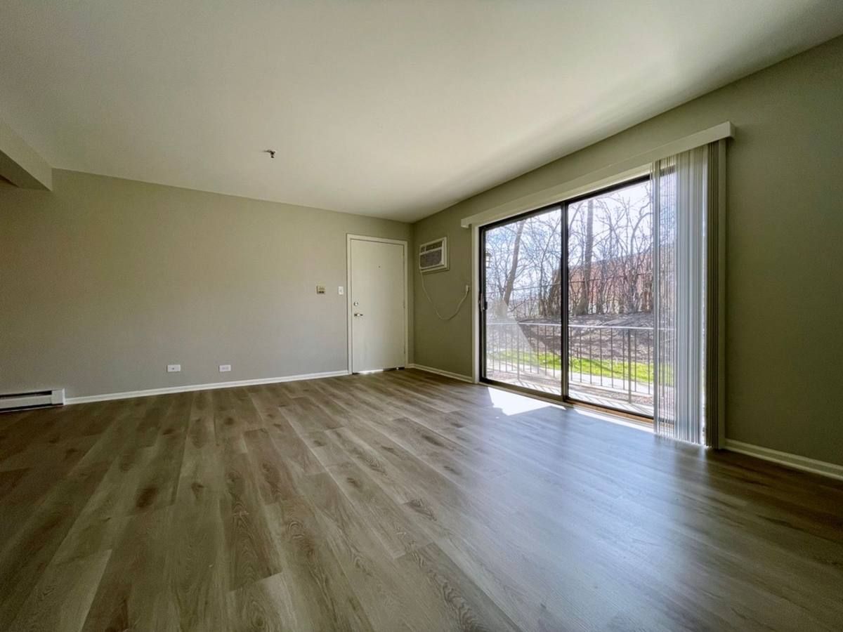 Apartment for rent at 4342 Linscott Ave, Downers Grove, IL 60515