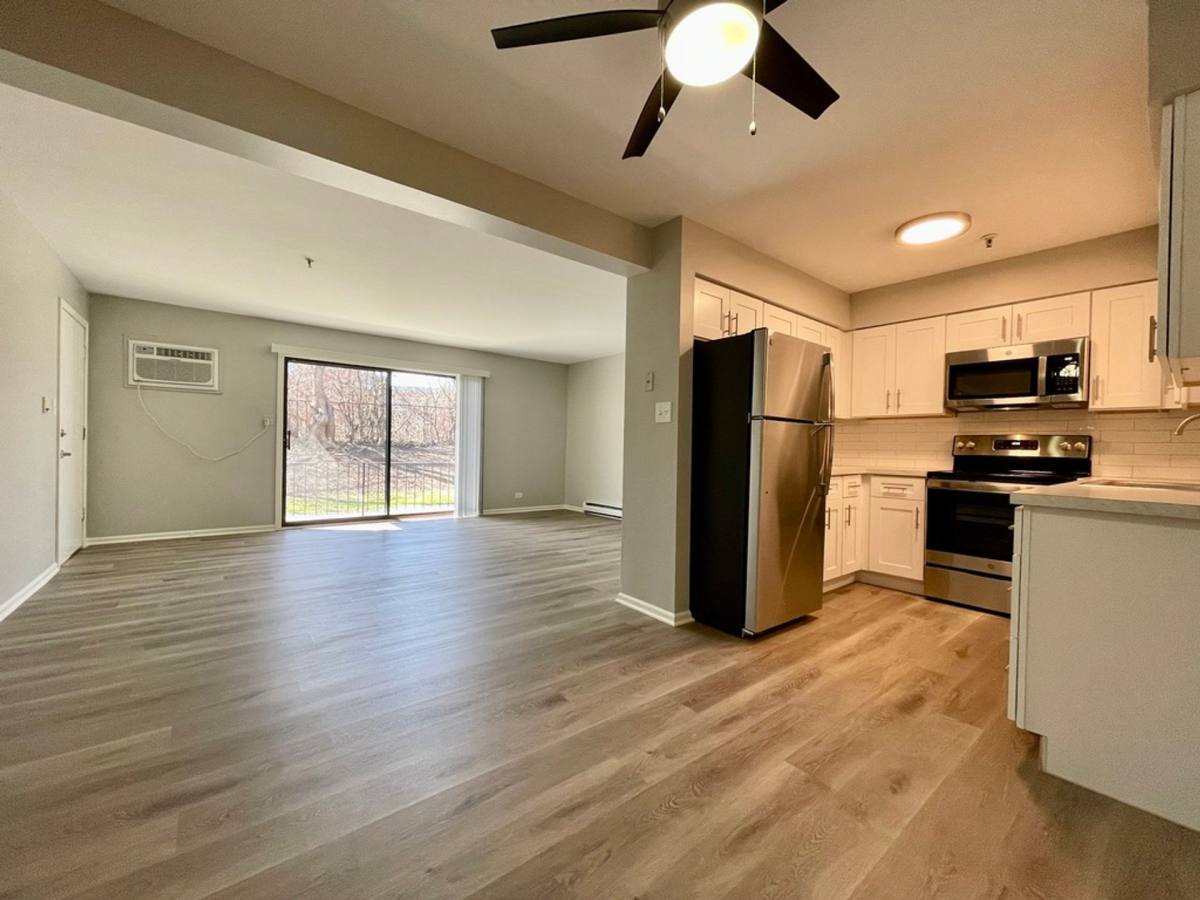 Apartment for rent at 4342 Linscott Ave, Downers Grove, IL 60515