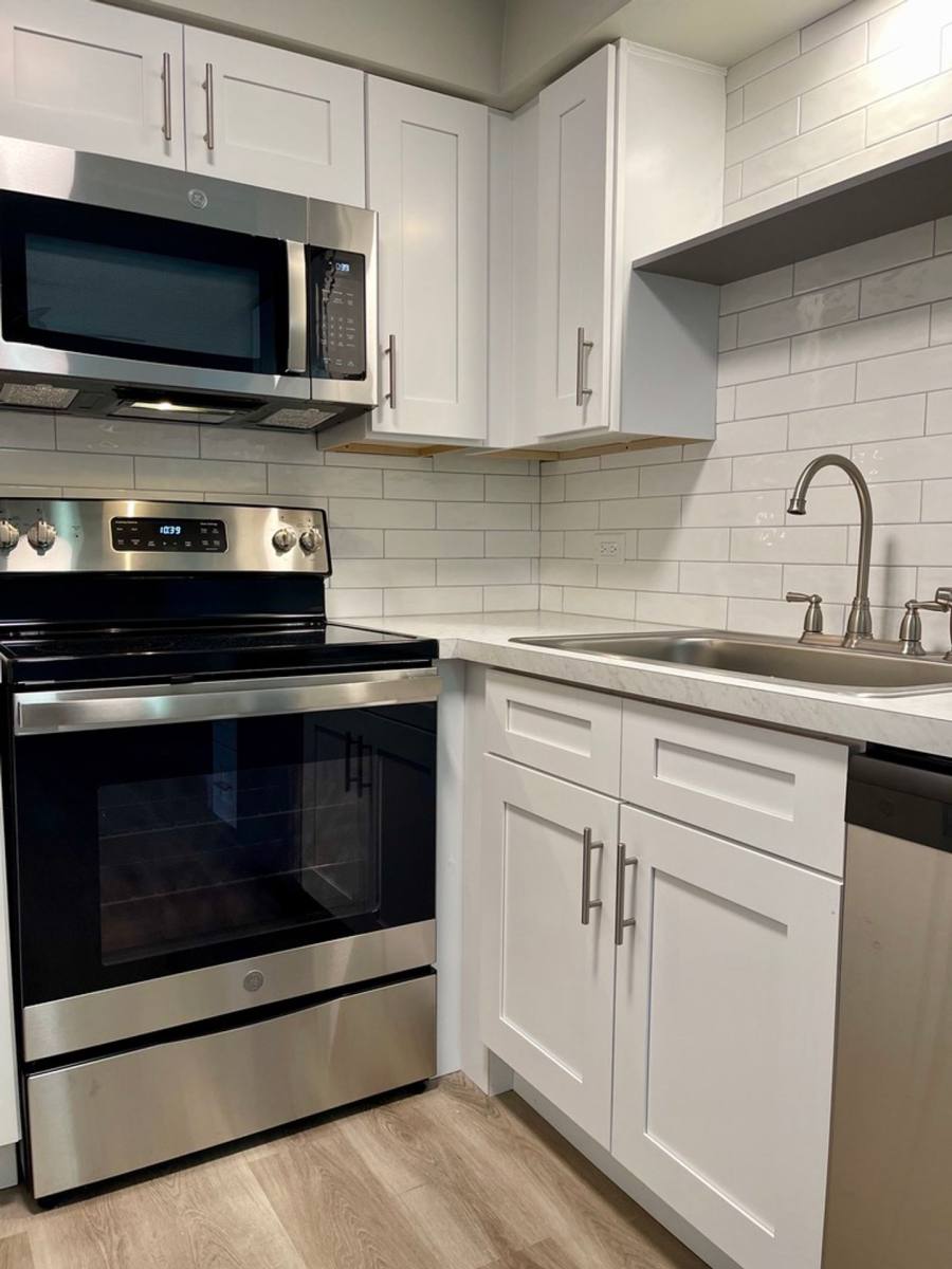 Apartment for rent at 4342 Linscott Ave, Downers Grove, IL 60515