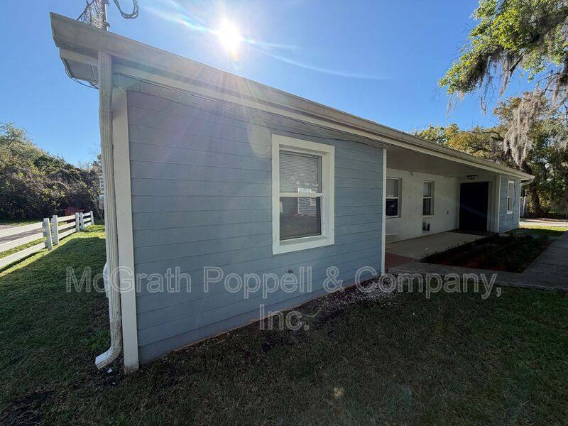 Apartment for rent at 1408 Spencer #A, Plant City, FL 33563
