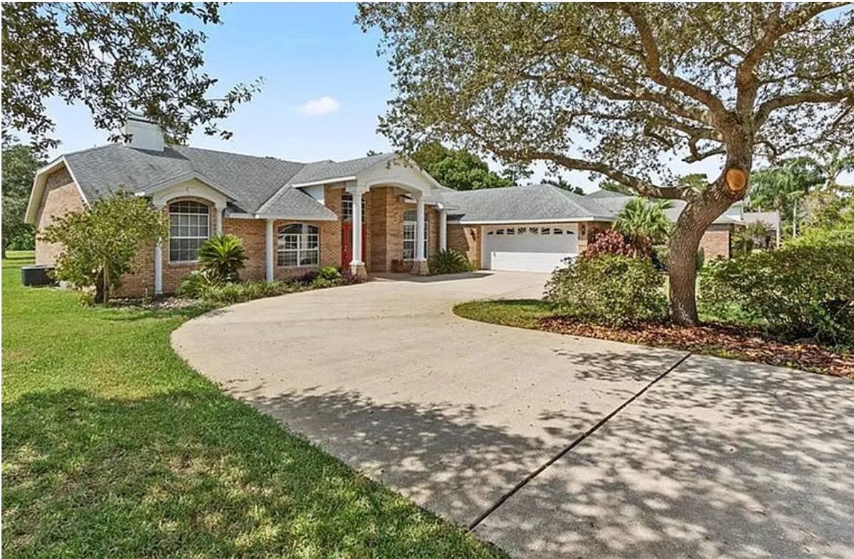 House for rent at 412 Soft Shadow Lane, Debary, FL 32713