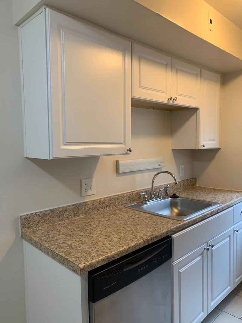 Apartment for rent at 2816 Astoria, Cincinnati, OH 45208