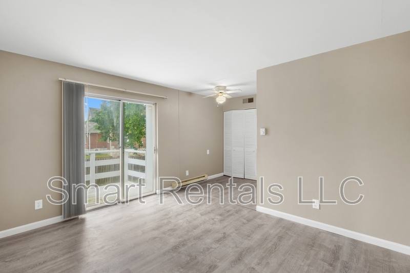 Apartment for rent at 9955 Chateau Roi Dr #A, Saint Louis, MO 63123