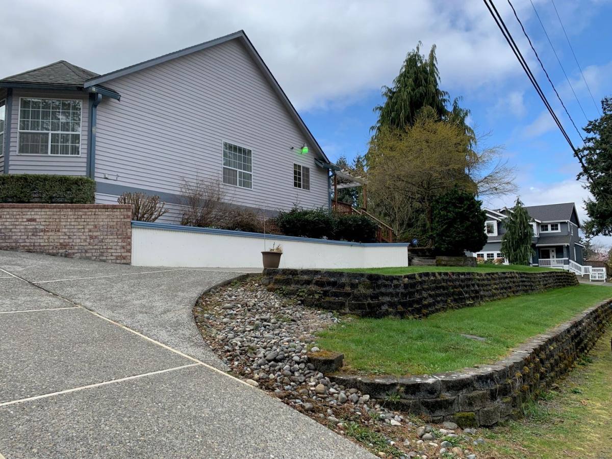 House for rent at 1033 S 232nd St, Seattle, WA 98198
