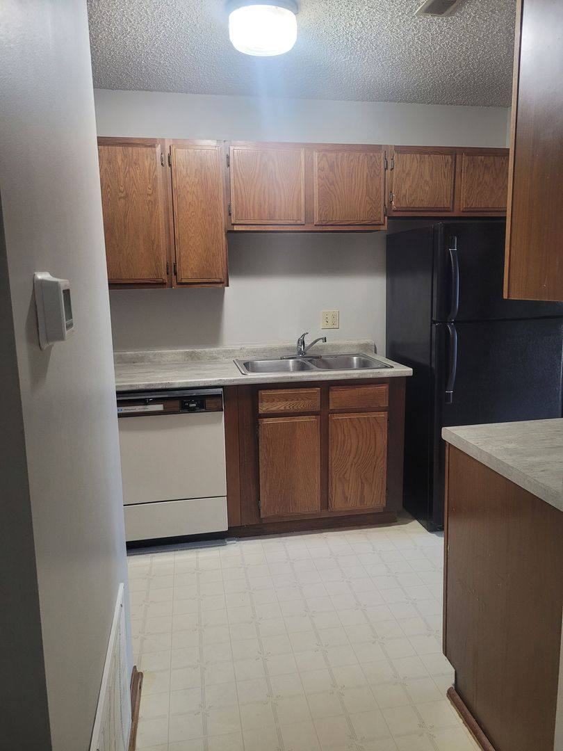 Apartment for rent at 137 NW 17th St, Lincoln, NE 68528