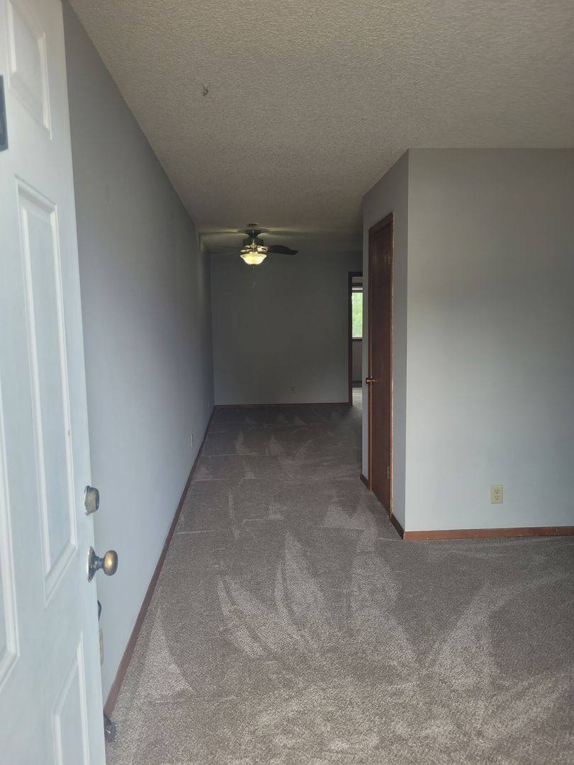 Apartment for rent at 137 NW 17th St, Lincoln, NE 68528