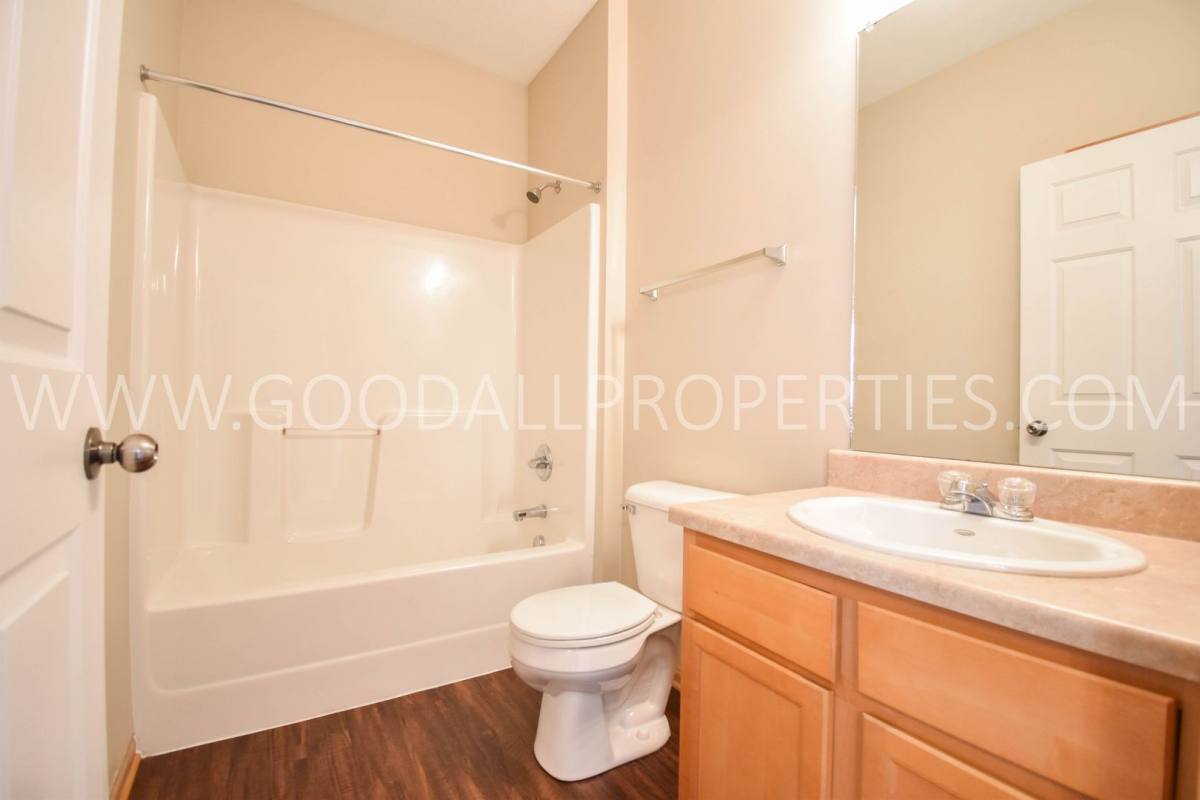 Condo for rent at 10320 Norfolk Dr, Johnston, IA 50131
