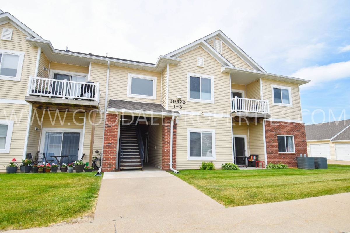 Condo for rent at 10320 Norfolk Dr, Johnston, IA 50131