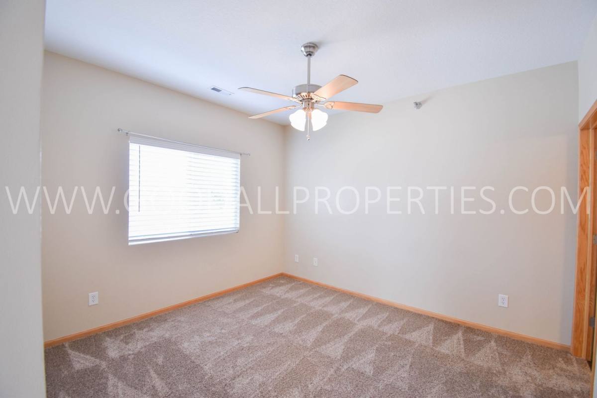 Condo for rent at 10320 Norfolk Dr, Johnston, IA 50131