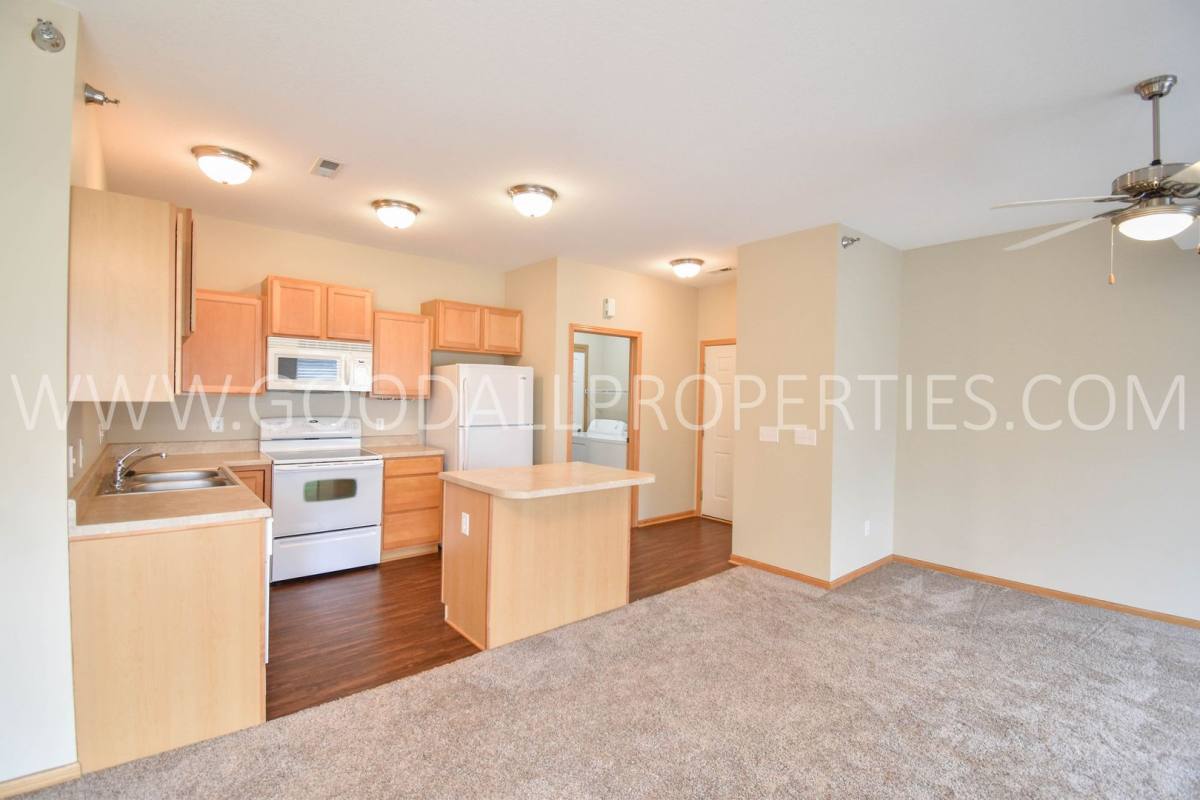 Condo for rent at 10320 Norfolk Dr, Johnston, IA 50131