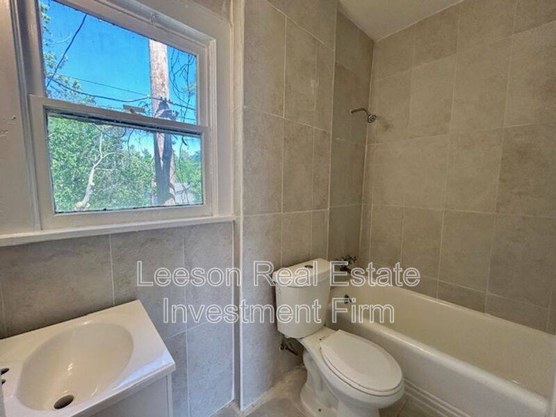 Apartment for rent at 320 College B, Shreveport, LA 71104