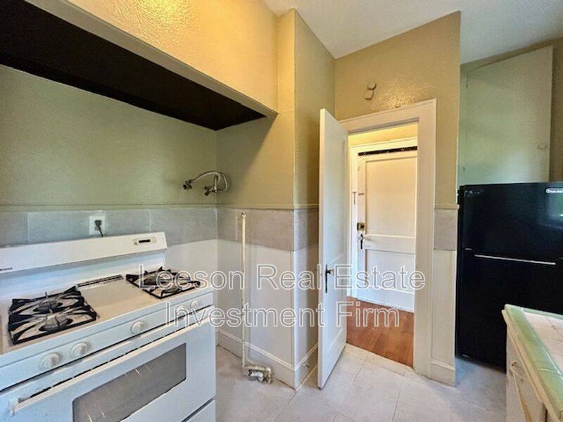 Apartment for rent at 320 College B, Shreveport, LA 71104