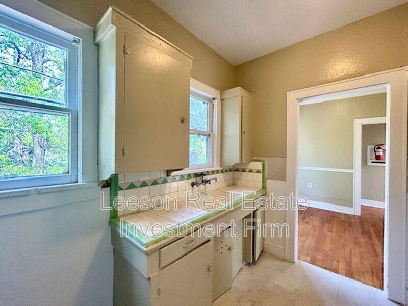 Apartment for rent at 320 College B, Shreveport, LA 71104