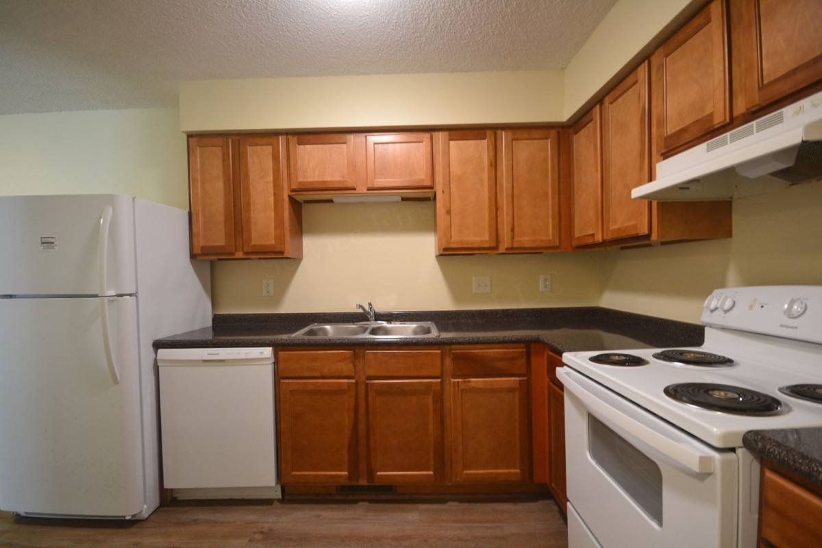 Apartment for rent at 616 Evergreen St, Hollister, MO 65672