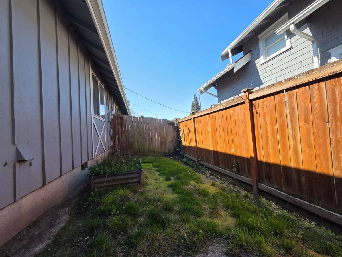 Apartment for rent at 908 N Grant Ave, Tacoma, WA 98403