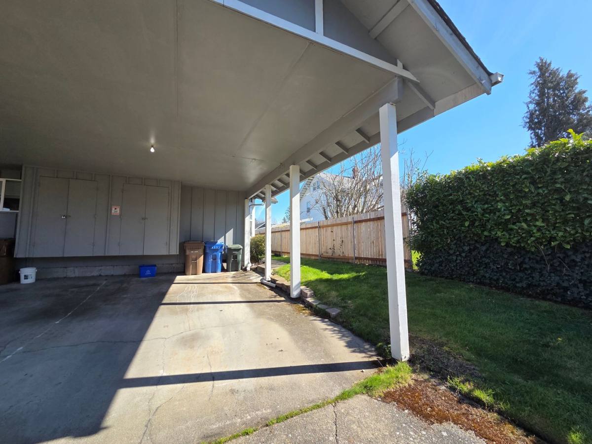 Apartment for rent at 908 N Grant Ave, Tacoma, WA 98403